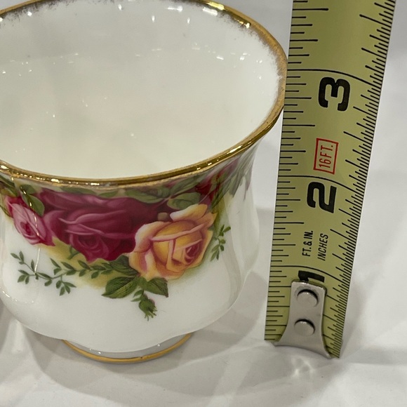 Vintage Royal Albert Bone China Old Country Roses Tea Cup And Saucer Set 1962 - Picture 9 of 13